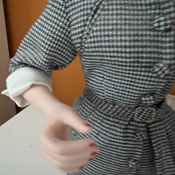 I Love Lucy 50th Anniversary Doll Vitameatavegamin Ricardo Lucille Ball - Picture 7 of 10